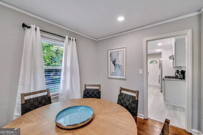 Foto del edificio - 1131 Stoneybrook Rd