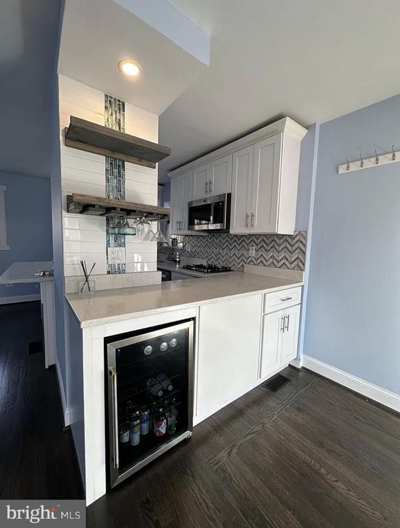 Building Photo - 2402 Mary Baldwin Dr