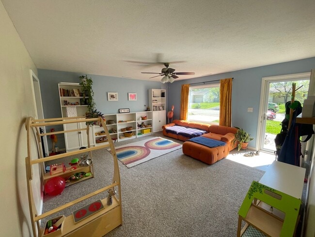 Building Photo - Four Bedroom Single Family Home in West La...