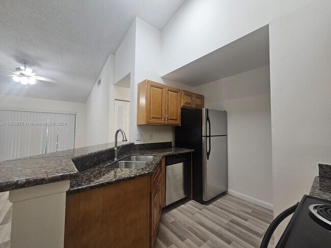 Foto del edificio - 9999 Summerbreeze Dr