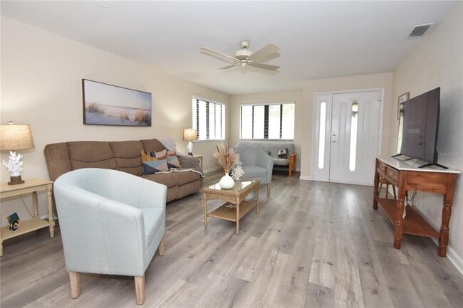 Foto del edificio - 18 Covington Ln