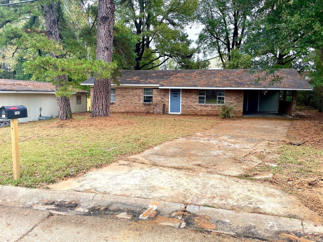 Primary Photo - 3/2 for Rent in Clinton!