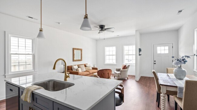 Foto del edificio - Fully Renovated 3BR House in Richmond