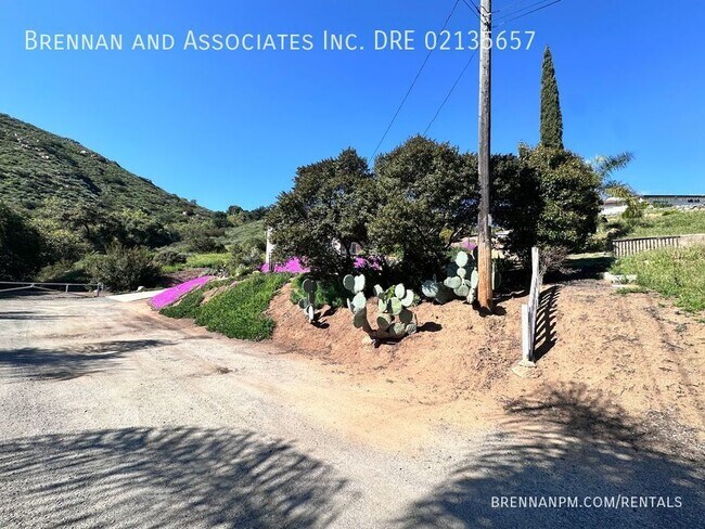 Building Photo - Mountain View Oasis: 4 Bed, 3 Bath, Harbis...