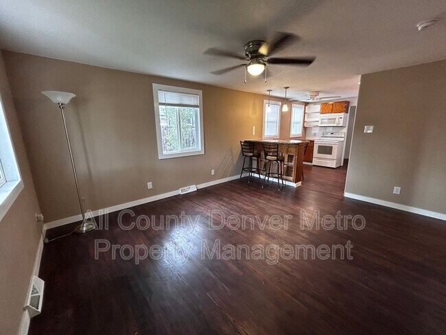 Foto del edificio - 6915 W 55th Pl