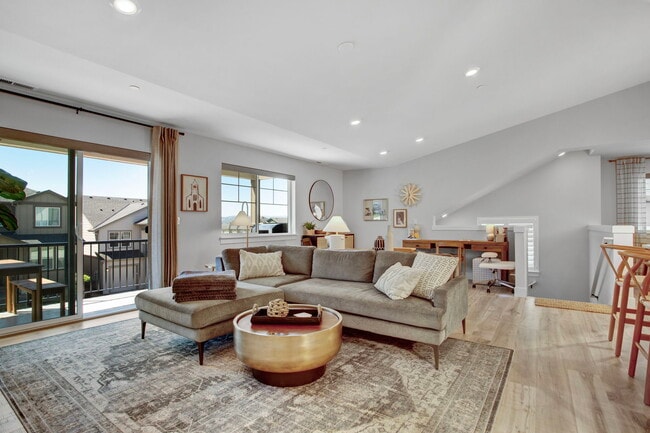 Building Photo - 16625 SW Botany Bay Ln