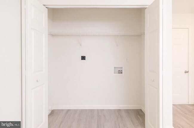 Foto del edificio - 45293 Rumsford Ln