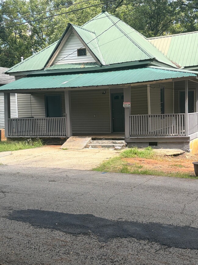 Building Photo - 423 E Bacon St
