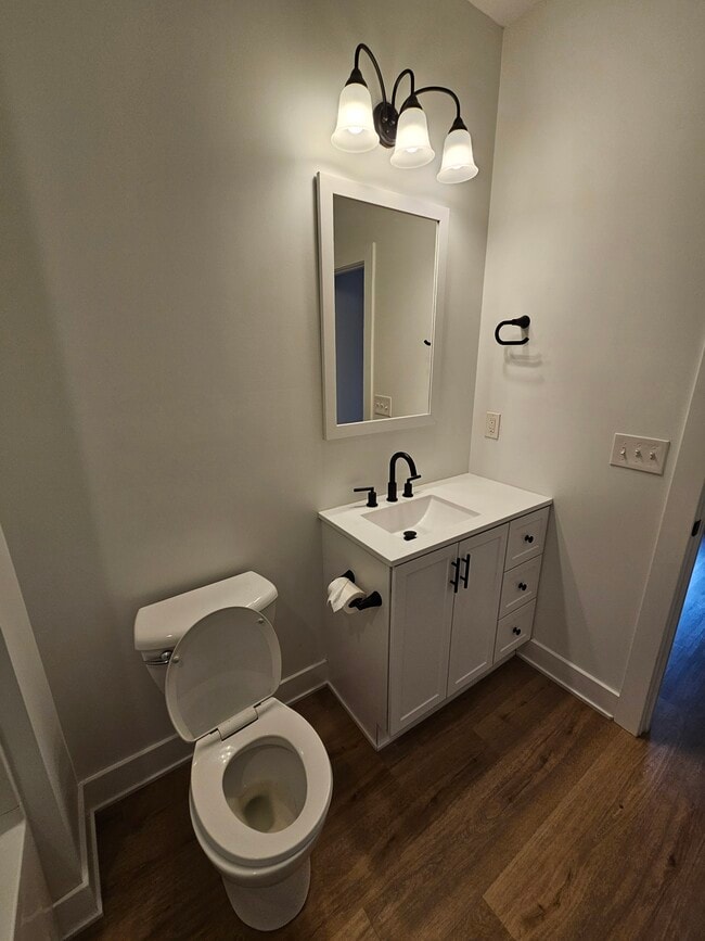 Foto del edificio - Crittenden Downstairs