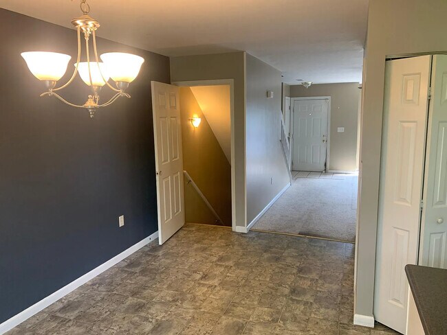 Building Photo - 751 Merlins Way