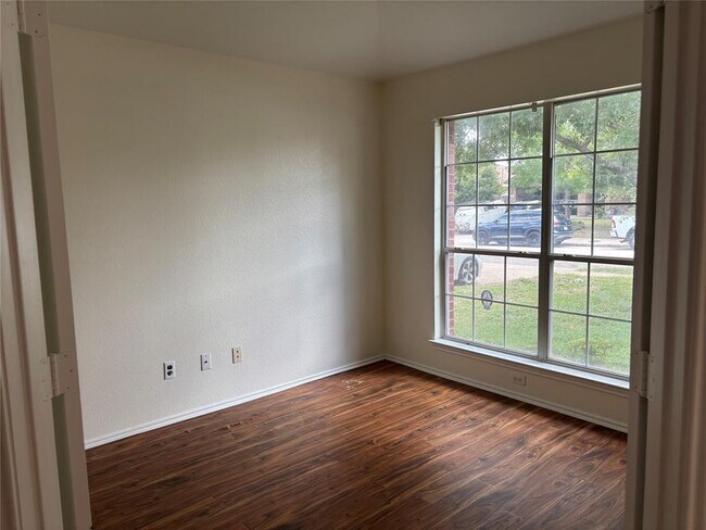Foto del edificio - 2617 Summerwalk Pl