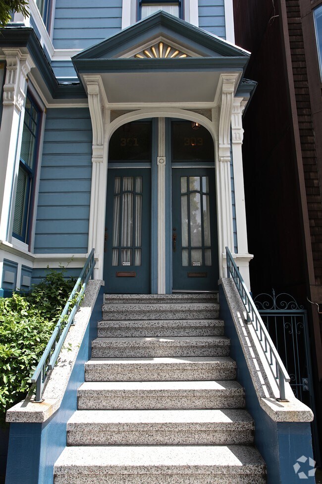 Building Photo - 301-303 Castro St
