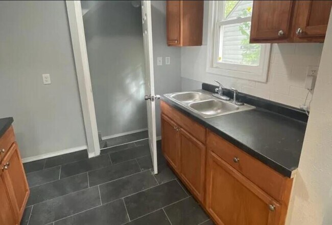 Foto del edificio - 19344 Bradford Ave