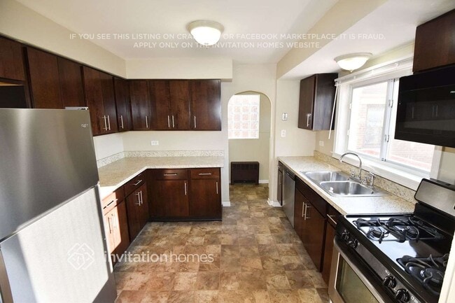 Foto del edificio - 5830 S Merrimac Ave