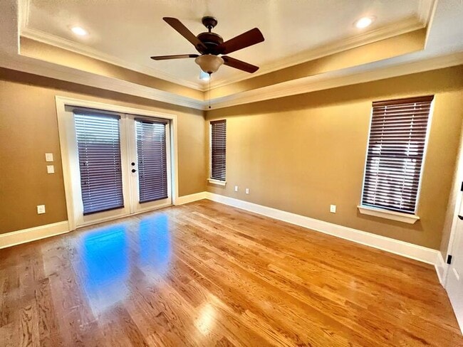 Building Photo - 250 Calusa Blvd