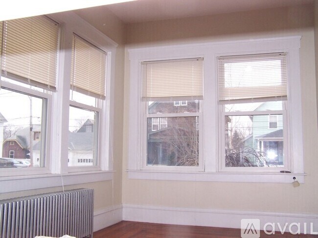 Building Photo - 80 Pawtuxet Ave