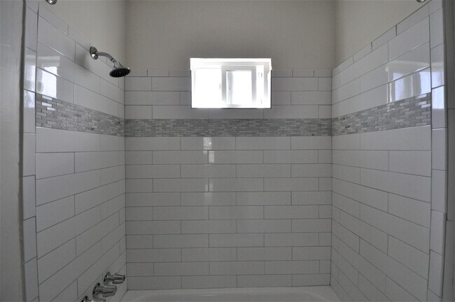 Building Photo - 14033 Bessemer St