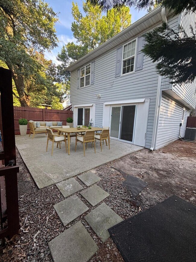 Foto del edificio - 2BR Condo – Close to UNCW, Wrightsville Be...
