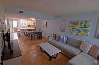 Building Photo - 1257 SW 46th Ave