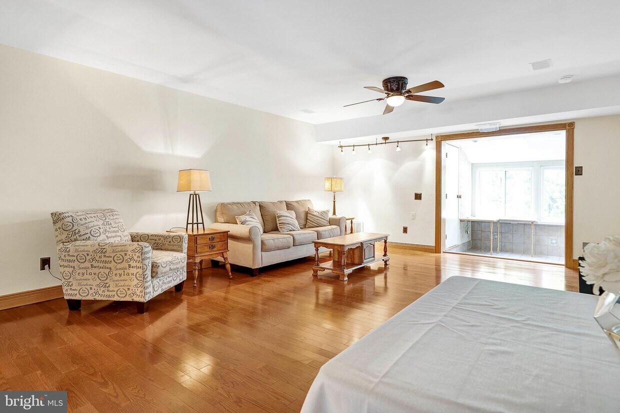 Foto principal - 241 Shawmont Ave