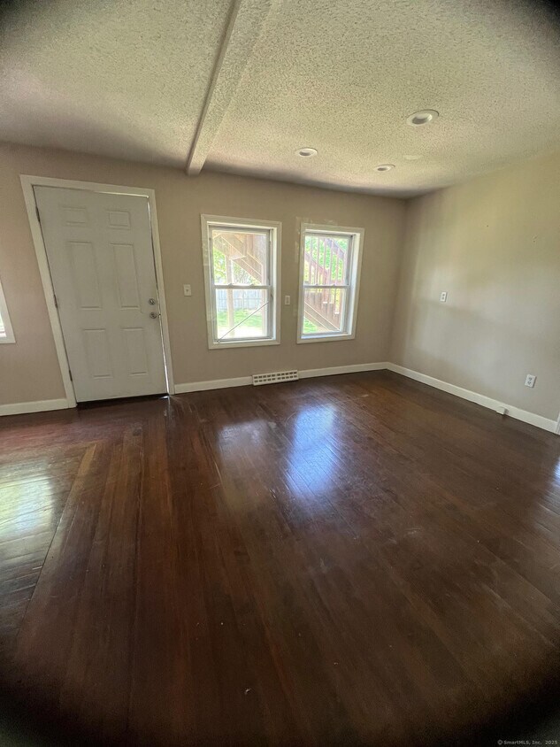 Foto principal - 239 Elm St