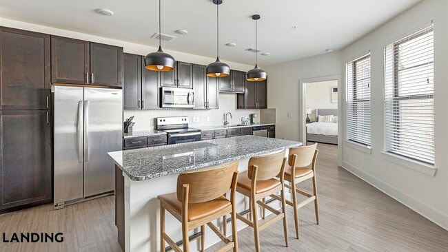 Foto del edificio - 5200 White Settlement Rd