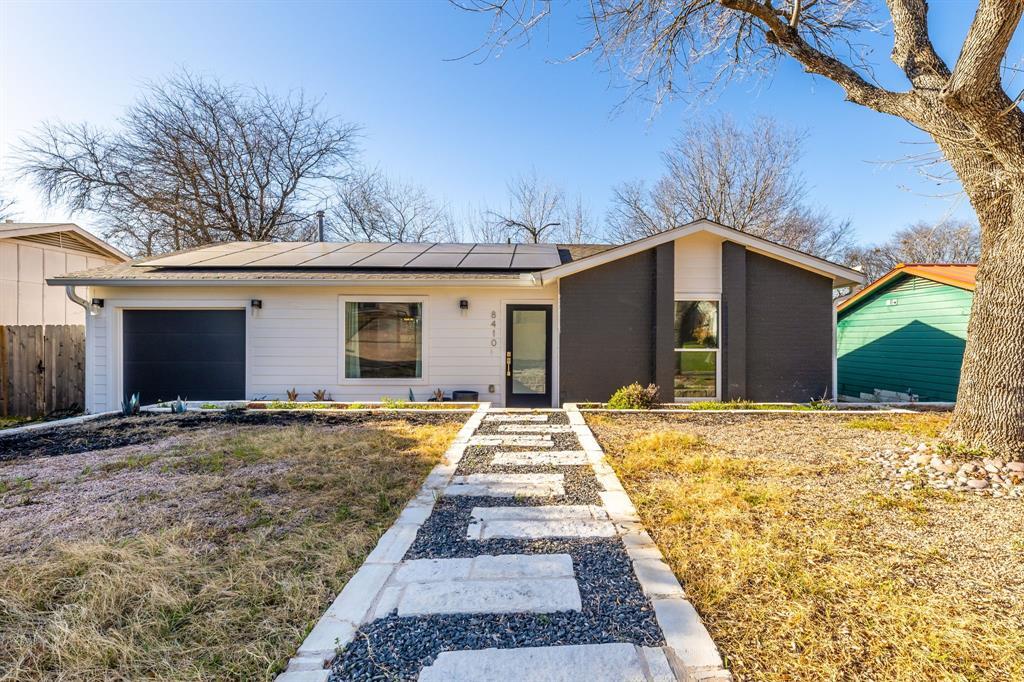 Foto principal - 8410 Romney Rd