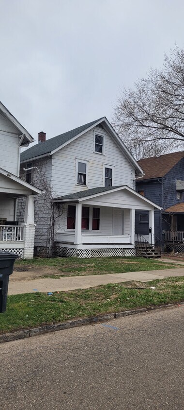 Foto principal - 1041 Clark St