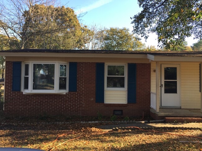 Building Photo - 321 Milburn Dr