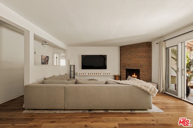 Foto del edificio - 4442 Beeman Ave