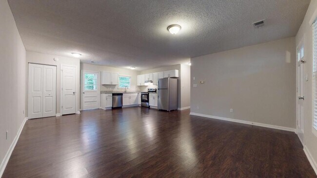 Building Photo - 3618 Bowling Dr