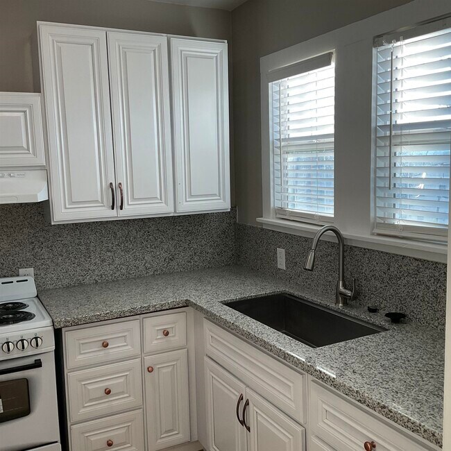 Foto del edificio - 618 W 7th St