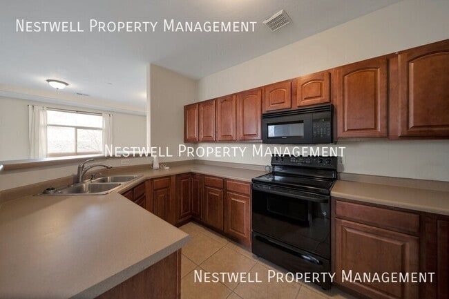 Building Photo - Cute 2-bed Condo in Vibrant Daybreak!