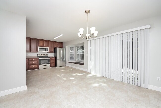 Building Photo - 9522 Chandon Dr