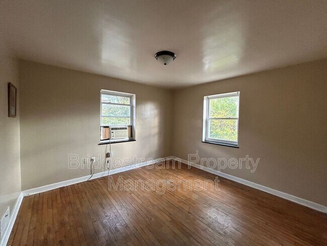 Foto del edificio - 960 Sherwood Dr