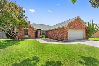 19 Alamosa Dr