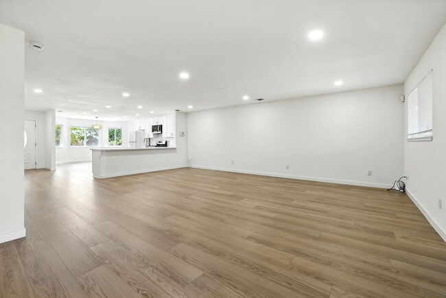 Building Photo - 2051 56th Ave