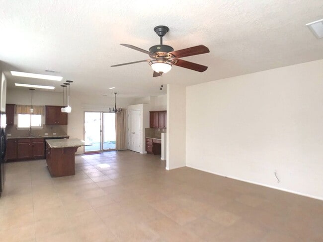 Building Photo - Spacious 2 bedroom home in gated 55+ Community w/ community pool in Bernalillo/Rio Rancho. Close ...
