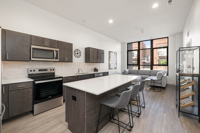1 habitación, 1 baño - Mercer/655 pies cuadrados - Cocina - Tempo