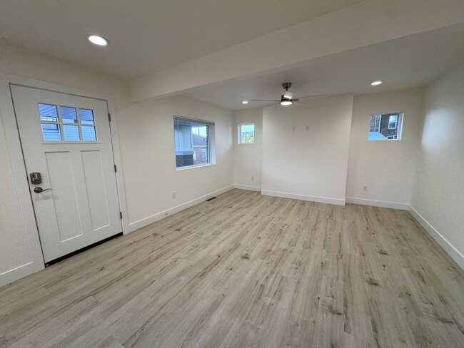 Building Photo - 515 Koneta Ct