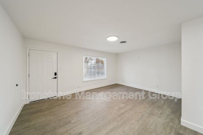 Building Photo - 4521 E 31st St