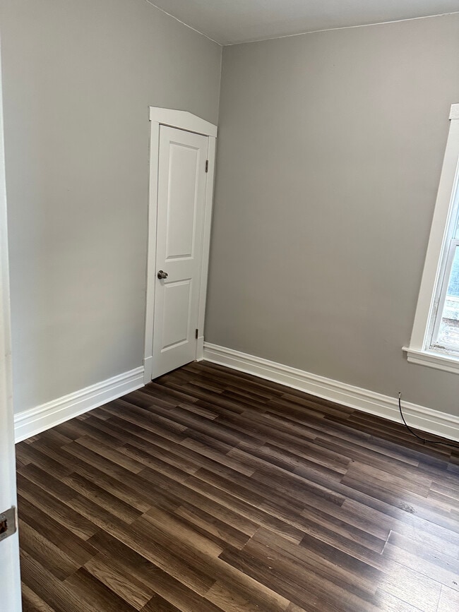 Building Photo - 2536 N Austin Ave