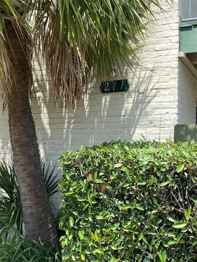 Foto del edificio - 211 W 17th St