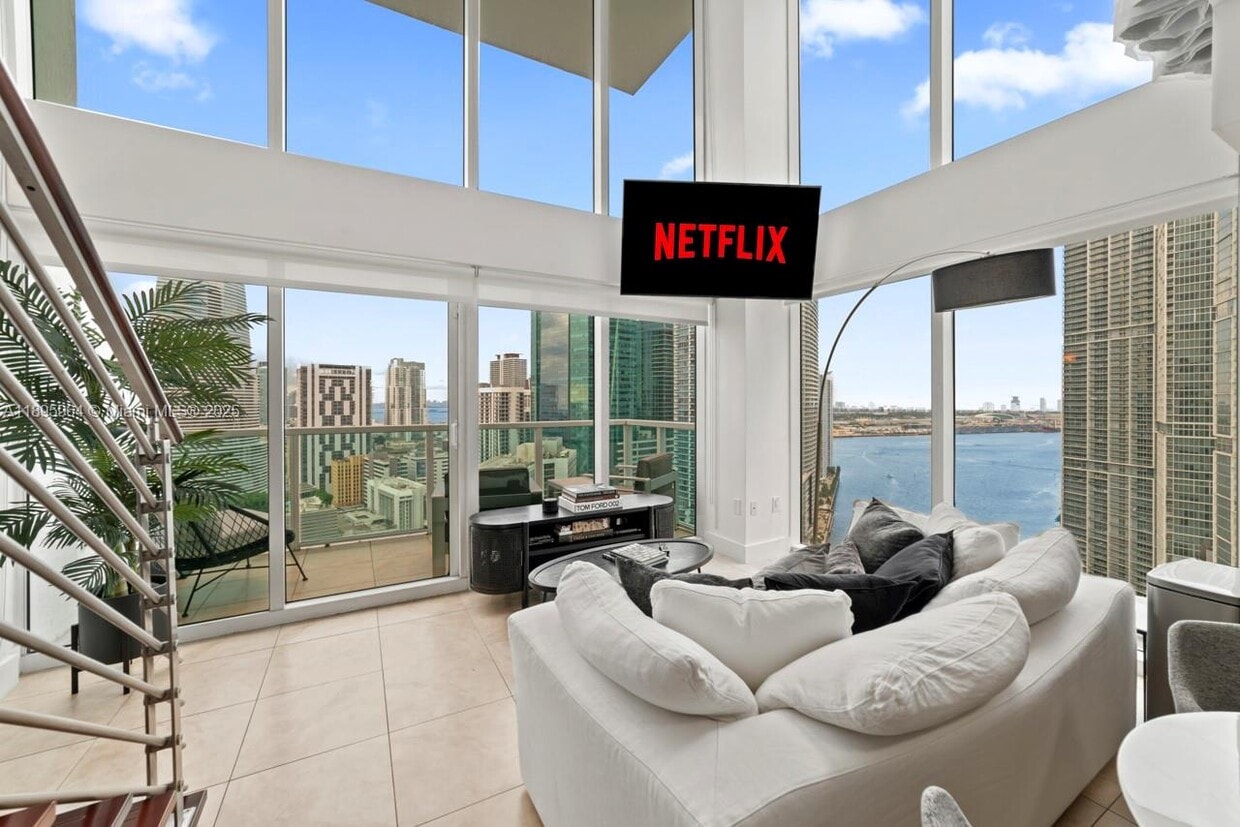 Primary Photo - 41 SE 5th St