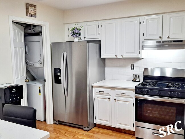 Foto del edificio - 5201 Stonehedge Rd