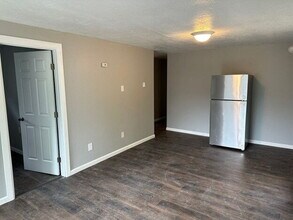 Building Photo - 2431 Toledo St