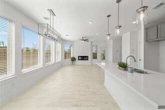 Building Photo - 18823 River Overlook Ct