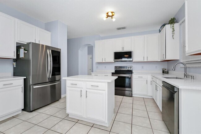 Building Photo - 9821 Bennington Chase Dr