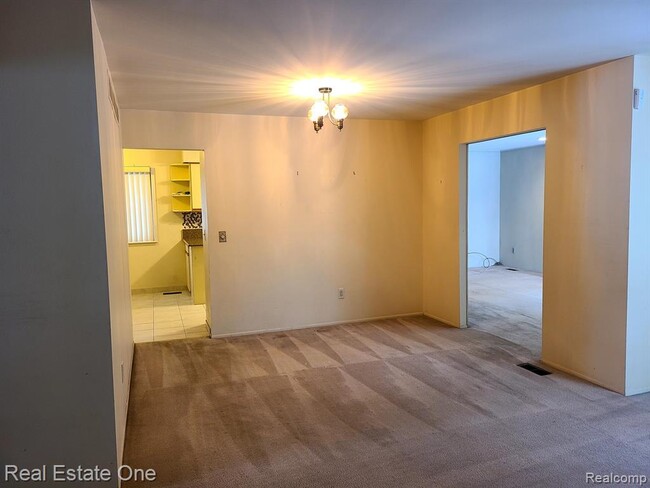 Building Photo - 29540 Red Leaf Dr