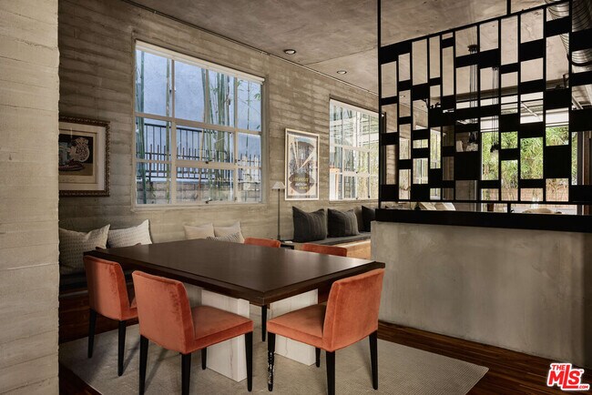 Foto del edificio - 710 Orlando Ave